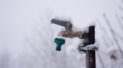 Gelo invernale, tubi idraulici a rischio: come intervenire