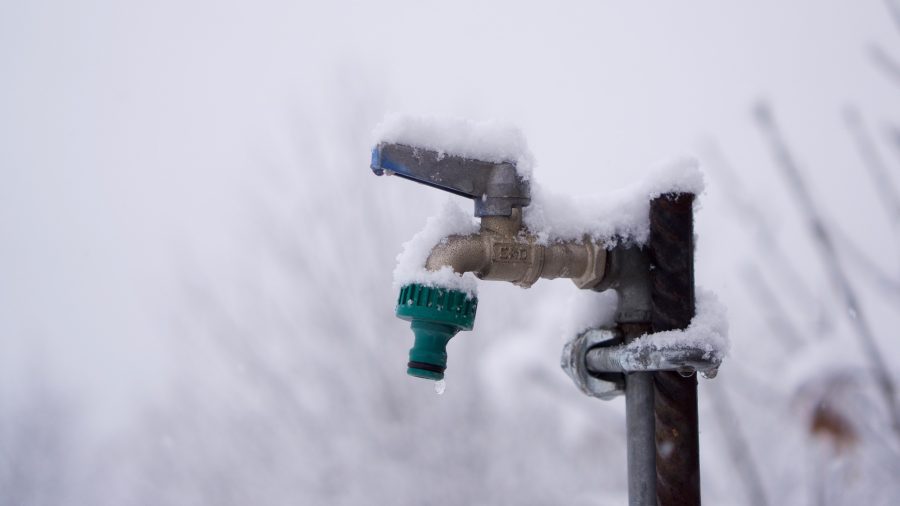 Gelo invernale, tubi idraulici a rischio: come intervenire