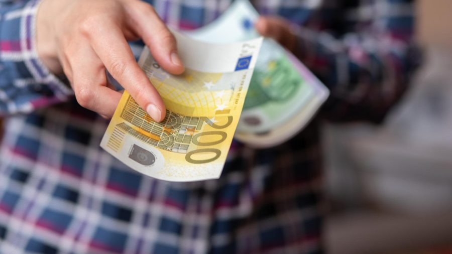 Bonus 200 euro di Luglio: quando e come consegnare l’autocertificazione?