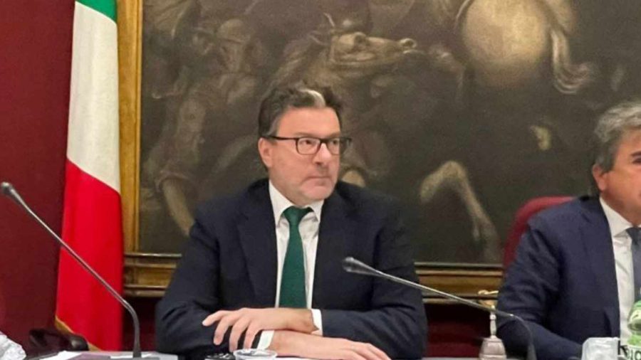 Giorgetti firma decreto su adeguamento pensioni. Aumenti fino al 7,3%