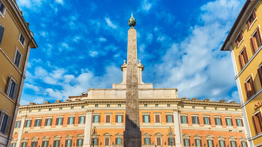 Milleproroghe in Aula: novità su smart working, contratti di lavoro e balneari