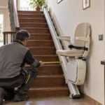 Montascale: tipologie, scelta, installazione e costi