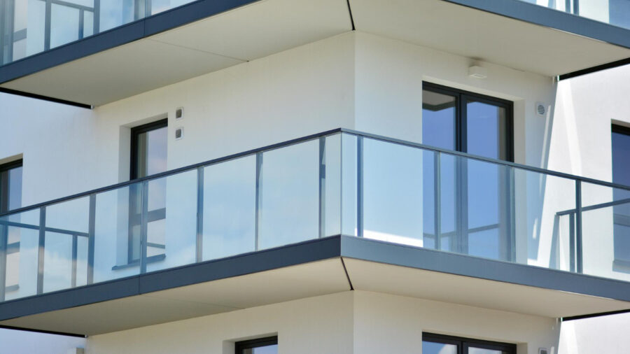 Ampliare il balcone: è possibile farlo? con quali permessi?