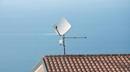 Diritto d'antenna: come installare la parabola senza problemi in condominio
