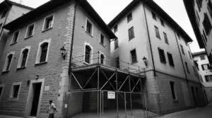 Costruire in aderenza: il Consiglio di Stato chiarisce quando è legittimo