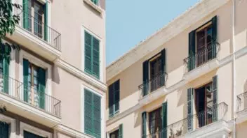 Obbligo demolizione abuso edilizio: quando la SCIA non basta e serve il permesso di costruire?