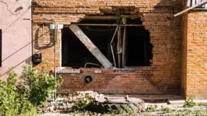 Demolizione obbligatoria per opere abusive: il TAR ribadisce i limiti della fiscalizzazione