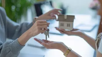 Bonus ristrutturazione: la destrazione resta al venditore o passano all’acquirente?