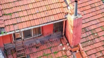 Canna fumaria pericolosa in condominio: il TAR impone l'intervento al comune