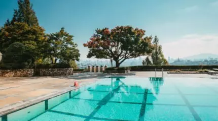 Piscina interrata: serve il permesso di costruire? non conta la superficie, ma la diagonale