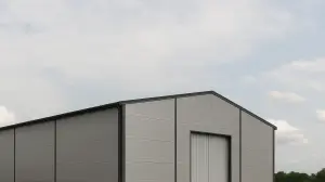 Quando un capannone diventa abuso: struttura stabile, niente edilizia libera