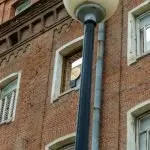 Facciata condominiale e canna fumaria: quando scatta l’illegittimità