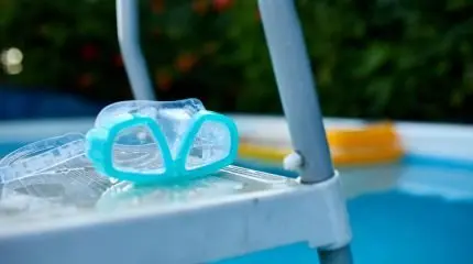 Piscina fuori terra senza permessi: il TAR conferma quando è abuso edilizio