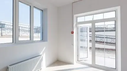 Modificare le finestre in porte? Senza il consenso del condominio la sanatoria è illegittima