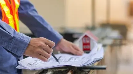 Demolizione illegittima senza verifica dello stato legittimo: il TAR boccia il Comune