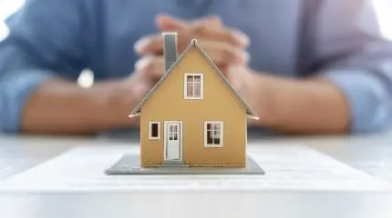 Vivere in una casa per oltre 40 anni non basta per diventarne proprietari: la sentenza della corte d'appello
