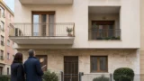 Balcone aggettante e balcone incassato: differenze, proprietà, lavori e ripartizione delle spese