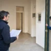 Categoria catastale C/1: negozi e botteghe, requisiti, IMU, affitto e cambio d’uso