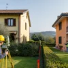 Distanze dai confini e tra costruzioni: regole e deroghe