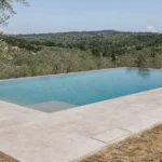 Piscina abusiva: l’ok paesaggistico con prescrizioni non basta per la sanatoria