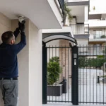 Videosorveglianza in condominio: maggioranze, privacy, cartelli e registrazioni