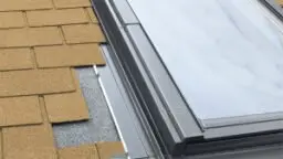 Raccordo per le coperture piatte e sottili ESN, ESV FAKRO