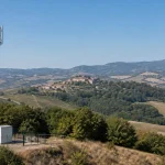 Antenne telefonia e siti sensibili: quando i limiti comunali sono validi