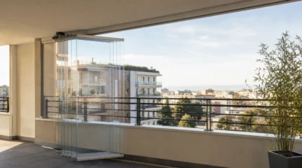 Chiudere balcone con plexiglass: permessi, costi e regole