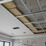 Controsoffitto in cartongesso: struttura, altezze, posa, permessi e costi