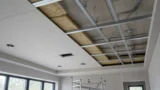 Controsoffitto in cartongesso: struttura, altezze, posa, permessi e costi