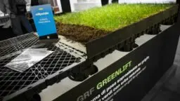Eterno Ivica Greenlift con Griglia Plus per tetti verdi sopraelevati