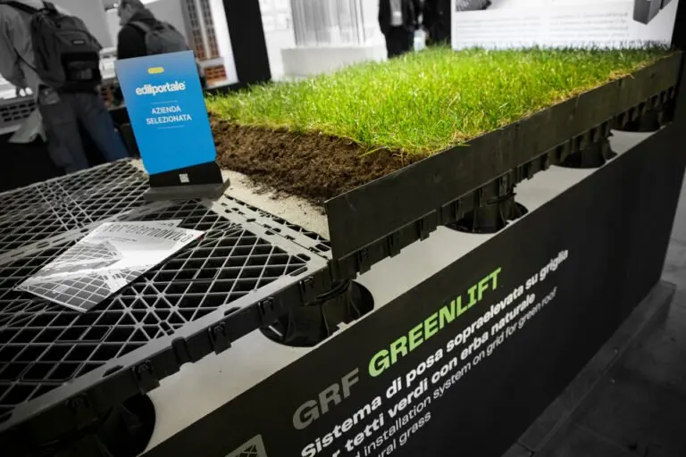 Eterno Ivica Greenlift con Griglia Plus per tetti verdi sopraelevati