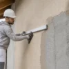 Intonaco esterno: tipologie, strati, spessori e posa