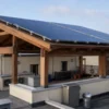 Pannelli fotovoltaici sulla tettoia abusiva: non evitano la demolizione