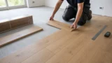 Parquet prefinito: strati, qualità, posa, levigatura e durata