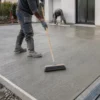 Pavimento esterno in cemento: sottofondo, finiture, giunti, pendenze e costi