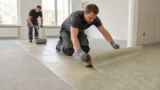Pavimento in linoleum: caratteristiche, posa, manutenzione e differenze dal PVC