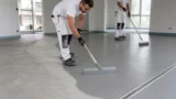 Pavimento in resina: tipologie, spessori, posa, problemi e costi