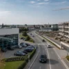 Il vicino può impugnare il permesso? Carico urbanistico e svalutazione contano