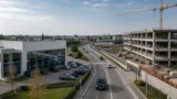 Il vicino può impugnare il permesso? Carico urbanistico e svalutazione contano