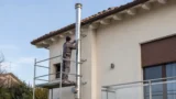 Canna fumaria in acciaio inox: parete singola o doppia e posa