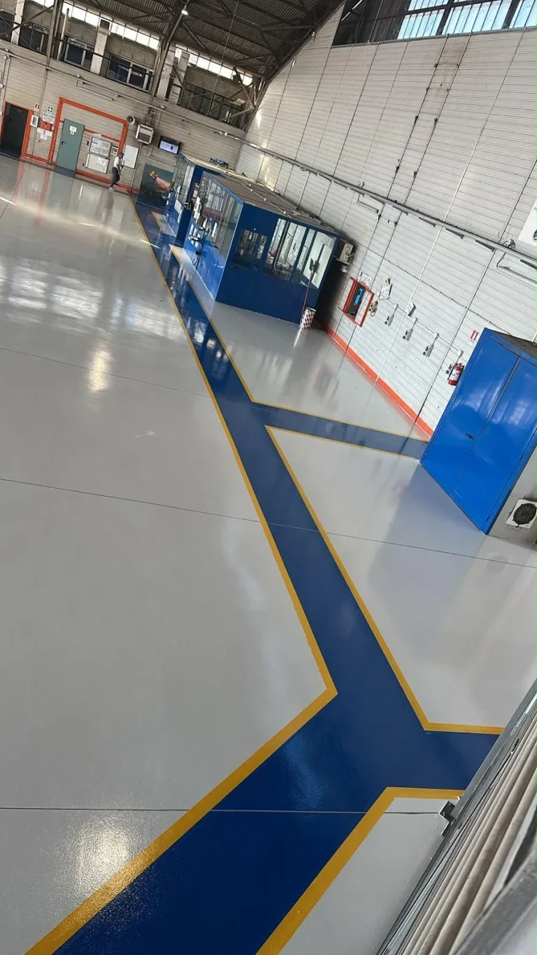 Fotografia di Pavimento in resina per gli hangar a Ciampino (RM)