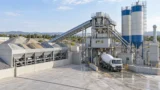 Impianti di betonaggio per calcestruzzo: funzionamento, tipologie, produzione e criteri di scelta