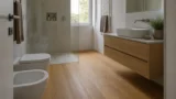 Parquet in bagno: essenze, posa, sigillatura e umidità