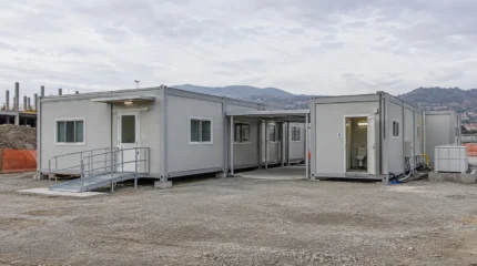 Prefabbricati modulari per cantieri e insediamenti temporanei: composizione, impianti, posa e noleggio