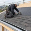 Tegole canadesi: supporto, pendenza, posa, ventilazione e durata