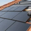 Tegole fotovoltaiche: funzionamento, resa, posa, manutenzione e costi