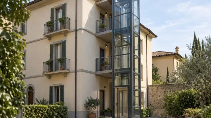 Ascensore esterno e barriere architettoniche: la deroga non è automatica