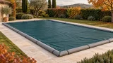 Copertura invernale della piscina: teli, fissaggi, acqua piovana e sicurezza