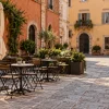 Dehors nei centri storici: nuove regole proposte per permessi e strutture chiuse